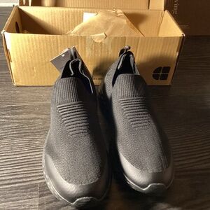 Black EVERLIGHT non-slip slip on shoes